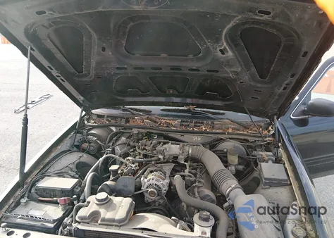 2004 Ford Crown Victoria Police z USA, uszkodzony, nr VIN 2FAFP71WX4X144864